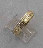 LR501 - 9ct yellow gold Celtic knot ring