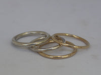 LR216 - Gorgeous Solid 9ct Yellow Gold Full round Halo Stacking Ring 2mm