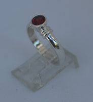 LR321 Classic set Garnet and sterling silver ring