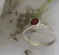 LR487 Classic set Garnet and sterling silver ring