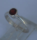 LR487 Classic set Garnet and sterling silver ring