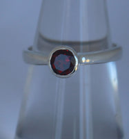 LR487 Classic set Garnet and sterling silver ring