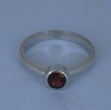 LR487 Classic set Garnet and sterling silver ring